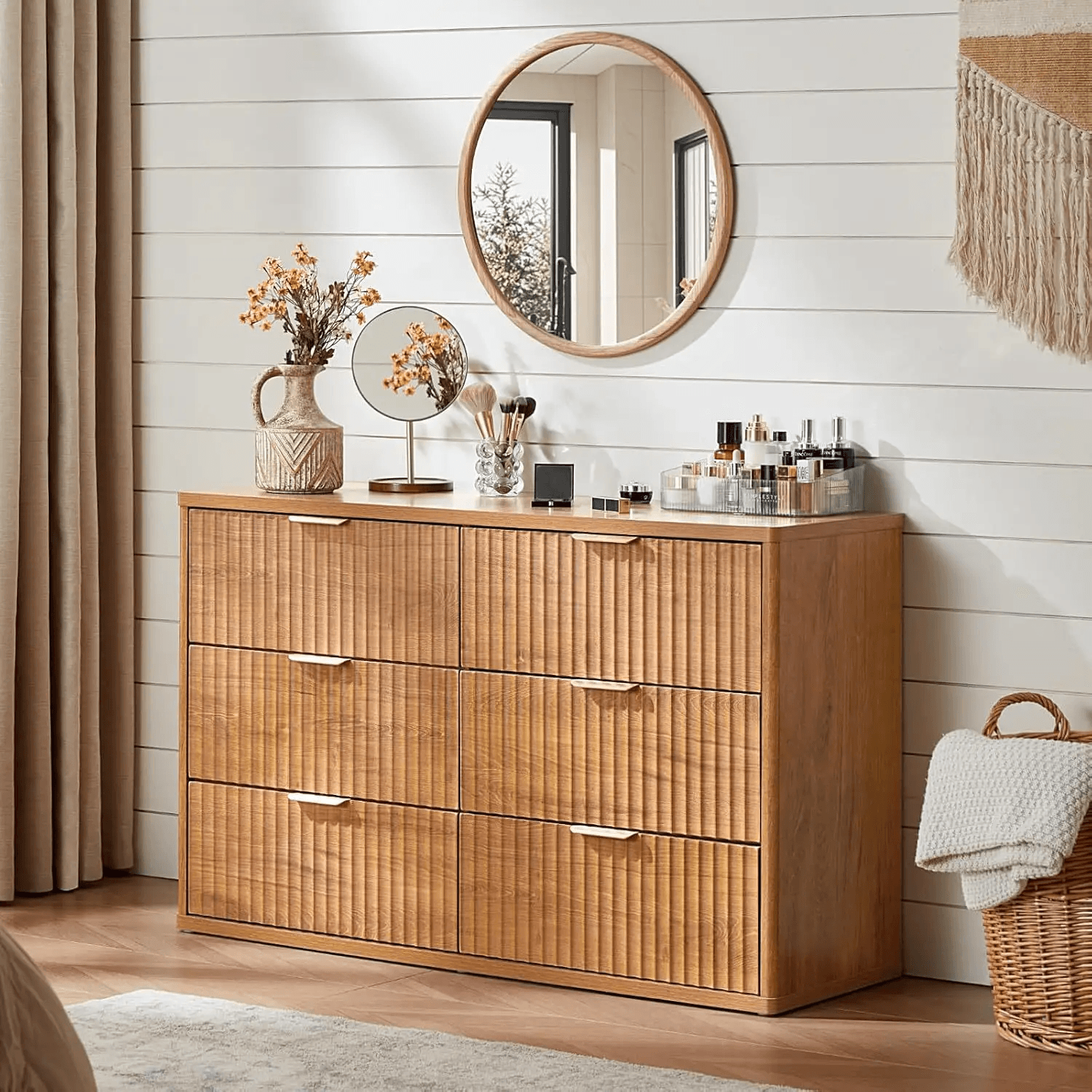 Lounge Regal Wooden Chester